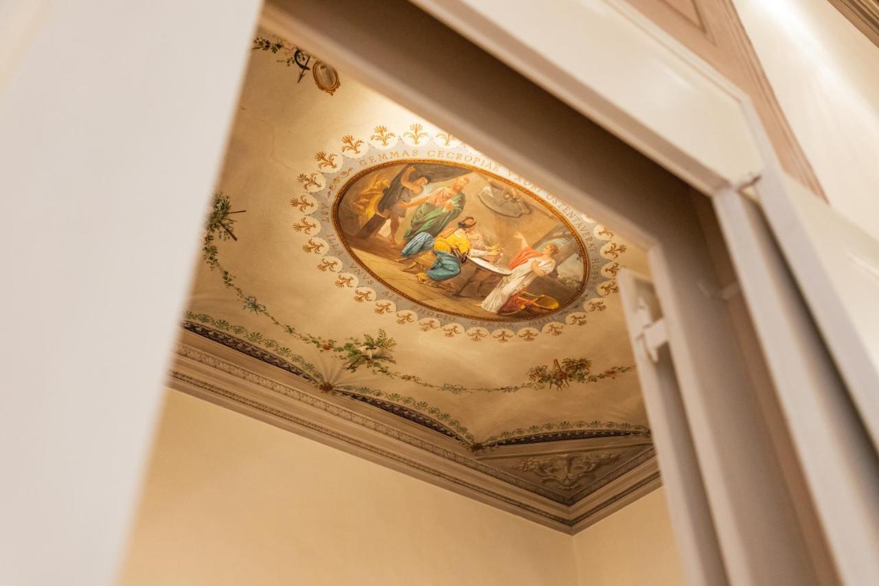 Private Parking Centro Storico: L'Affresco Apartment Bologna Exterior photo