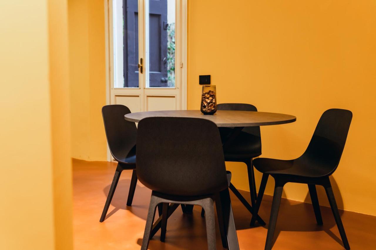 Private Parking Centro Storico: L'Affresco Apartment Bologna Exterior photo